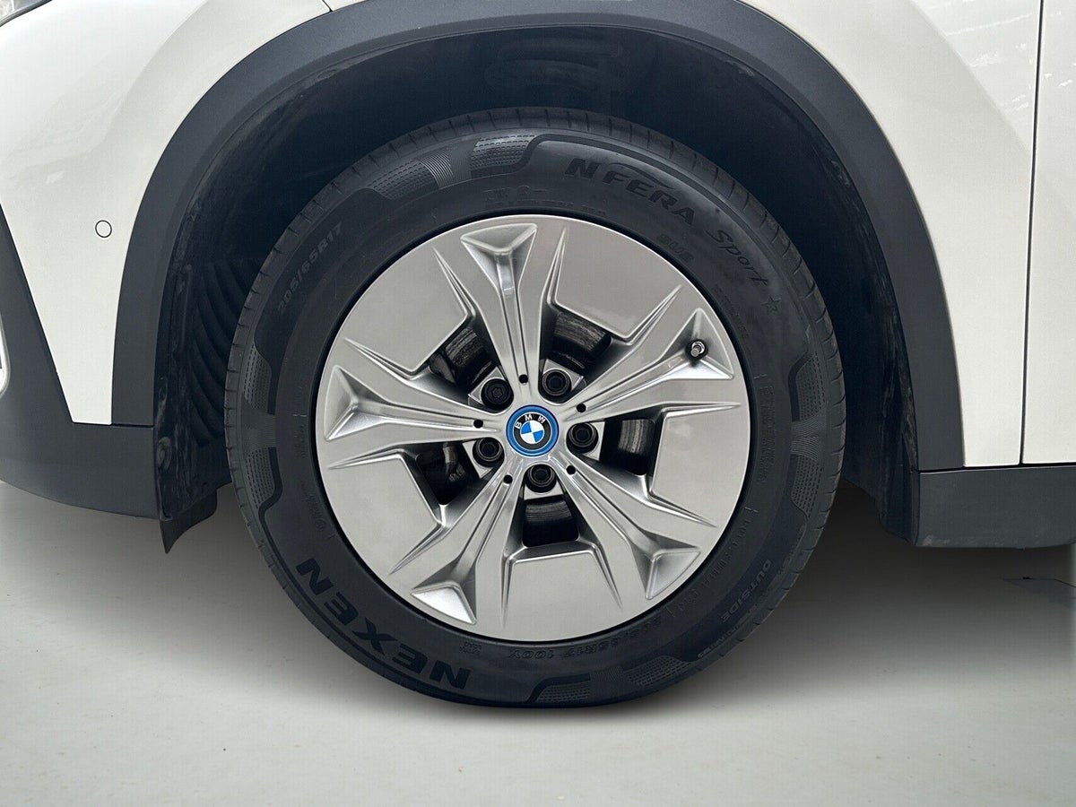BMW iX1 xDrive30 billede 8