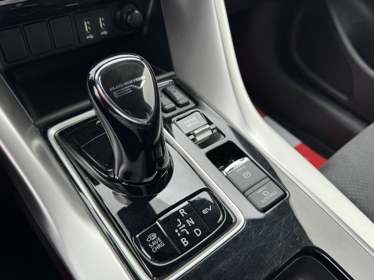 Mitsubishi Eclipse Cross PHEV Inform CVT 4WD