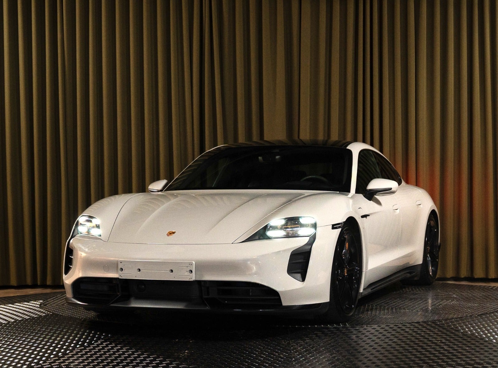 Porsche Taycan Turbo  Performance+