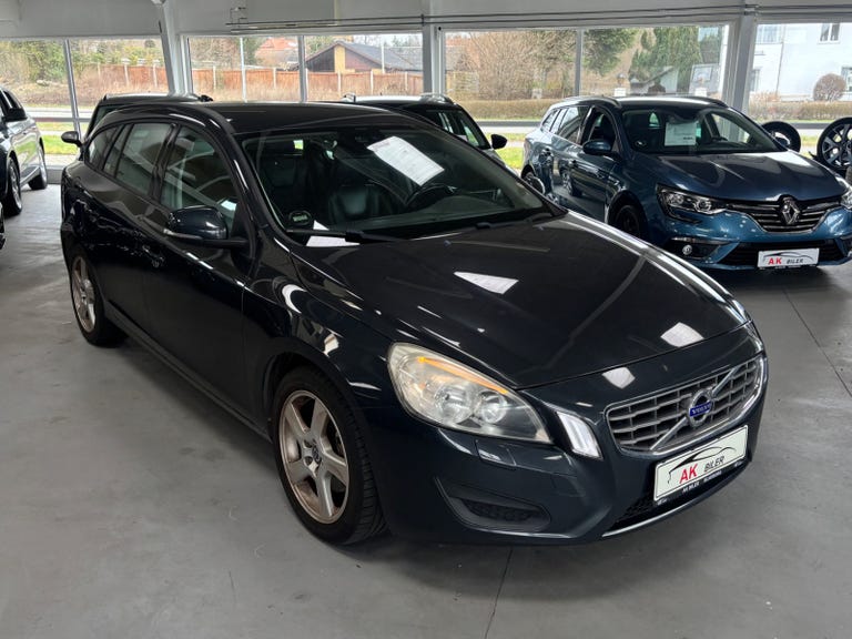 Volvo V60 T Kinetic aut.