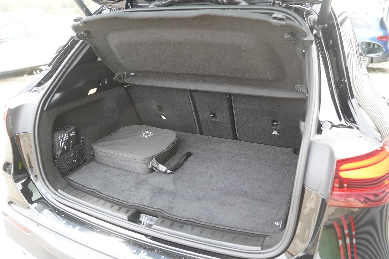 Billede af Mercedes EQA350  AMG Line 4Matic