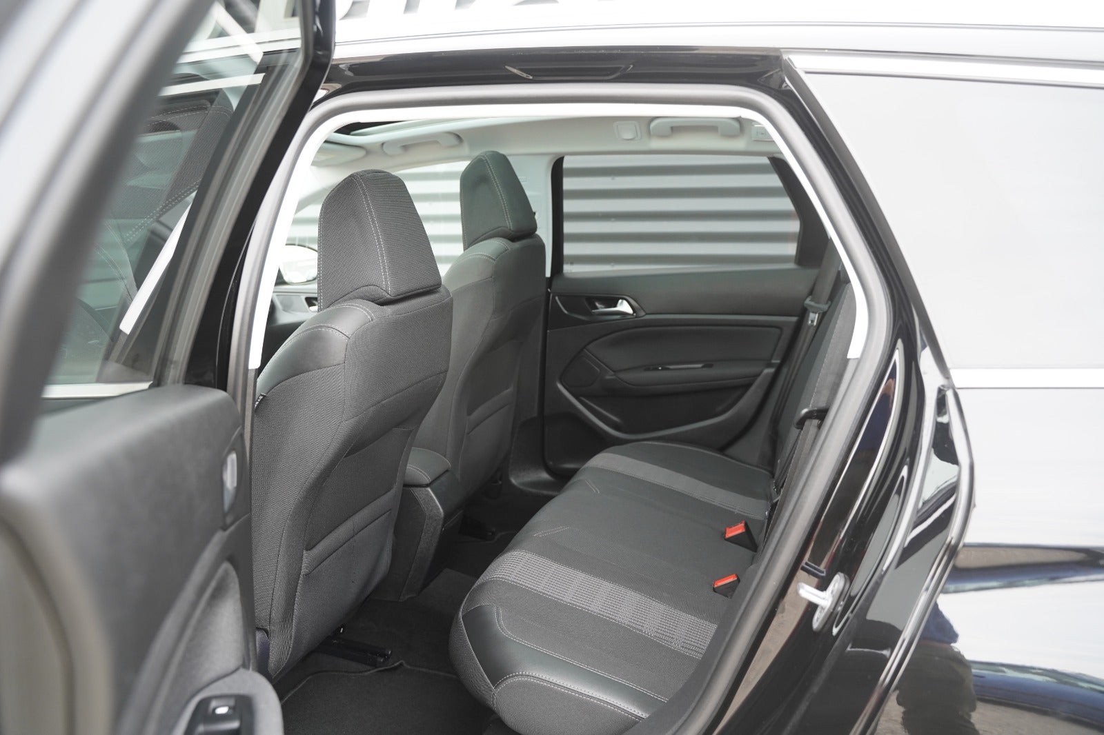 Billede af Peugeot 308 1,5 BlueHDi 130 Selection Sky SW