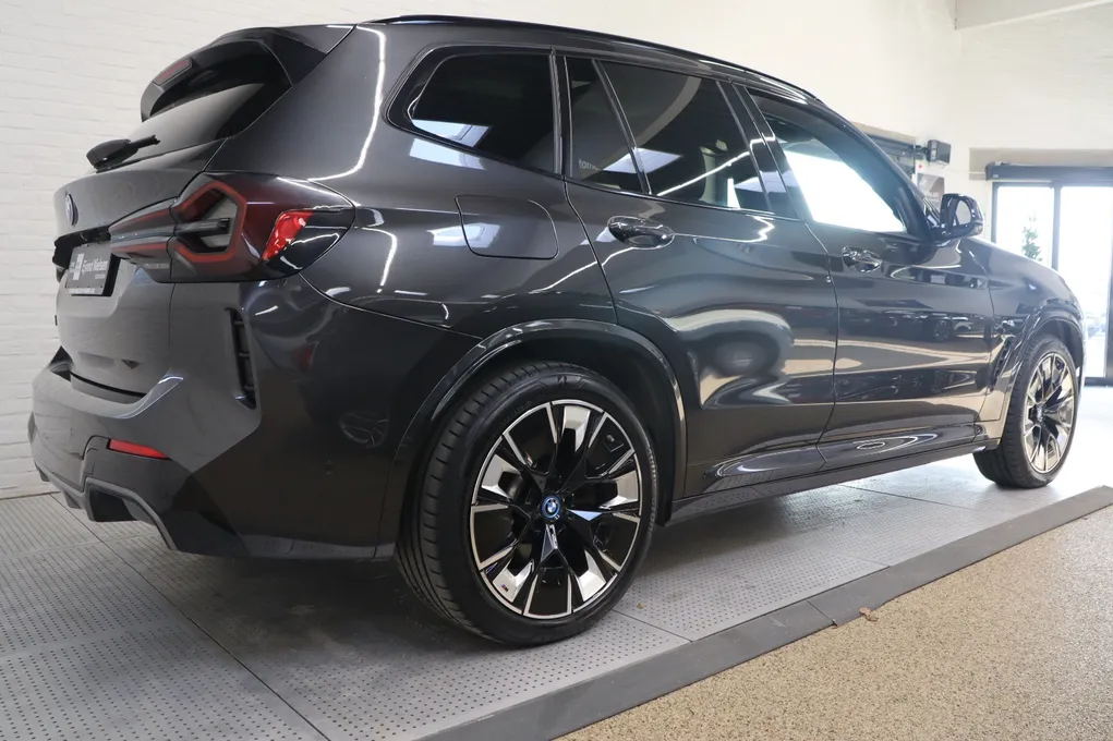 BMW iX3 Charged Plus M-Sport