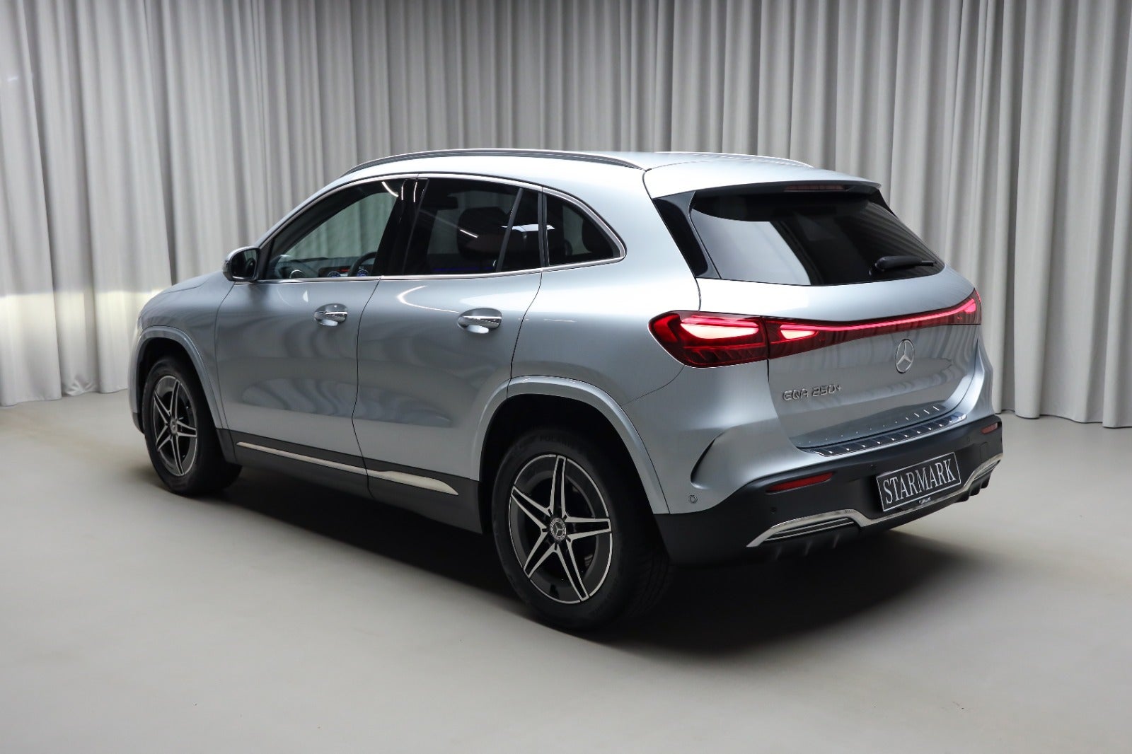 Mercedes-Benz EQA 250+ (3/8)