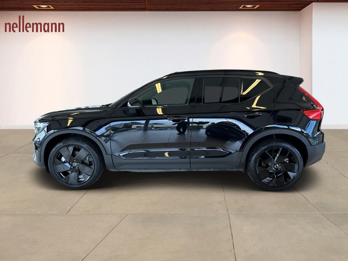 Volvo EX40 Extended Range Black Edition