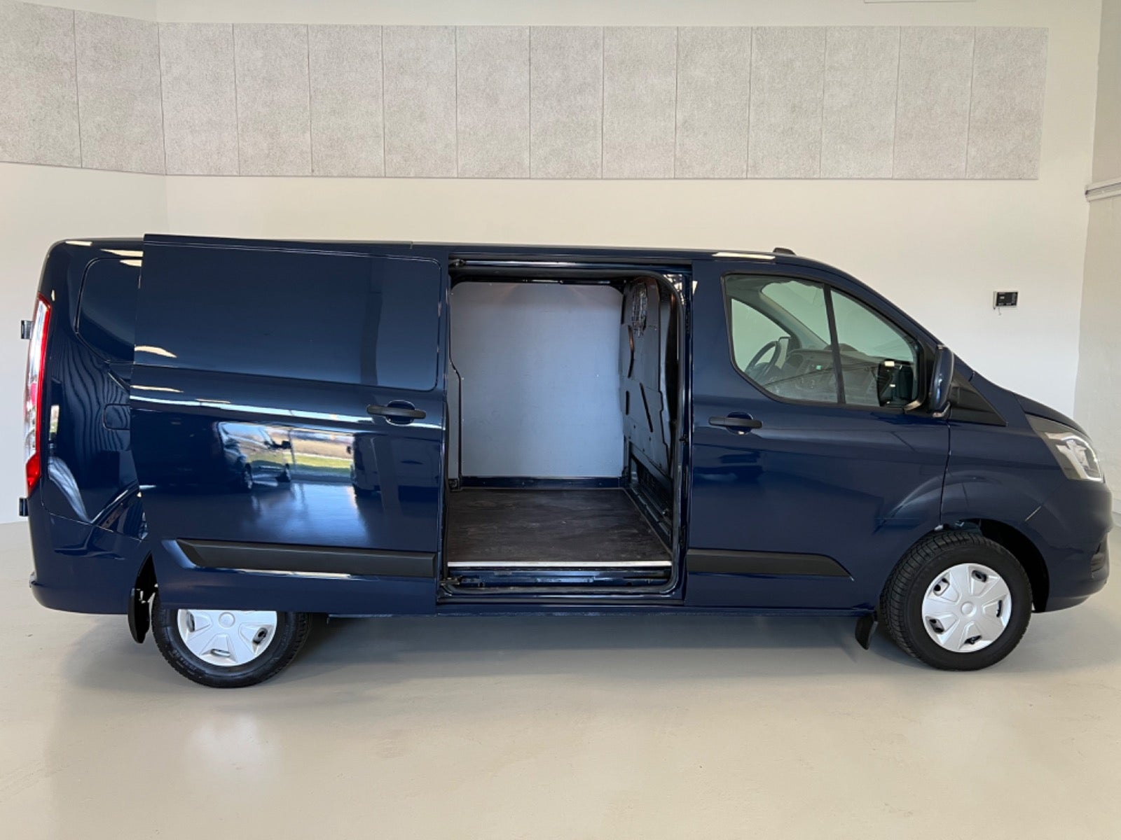 Billede af Ford Transit Custom 300L 2,0 TDCi 130 Trend