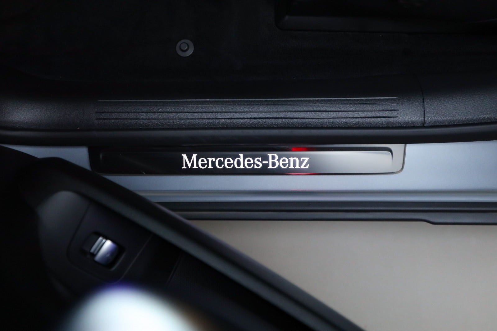 Mercedes-Benz EQE 350 SUV