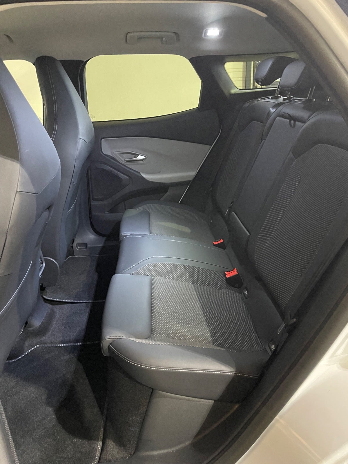 Ford Explorer Select Extended Range