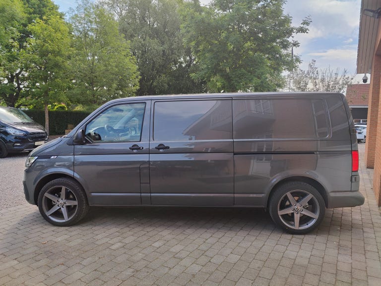 VW Transporter TDi 150 Kassevogn DSG lang