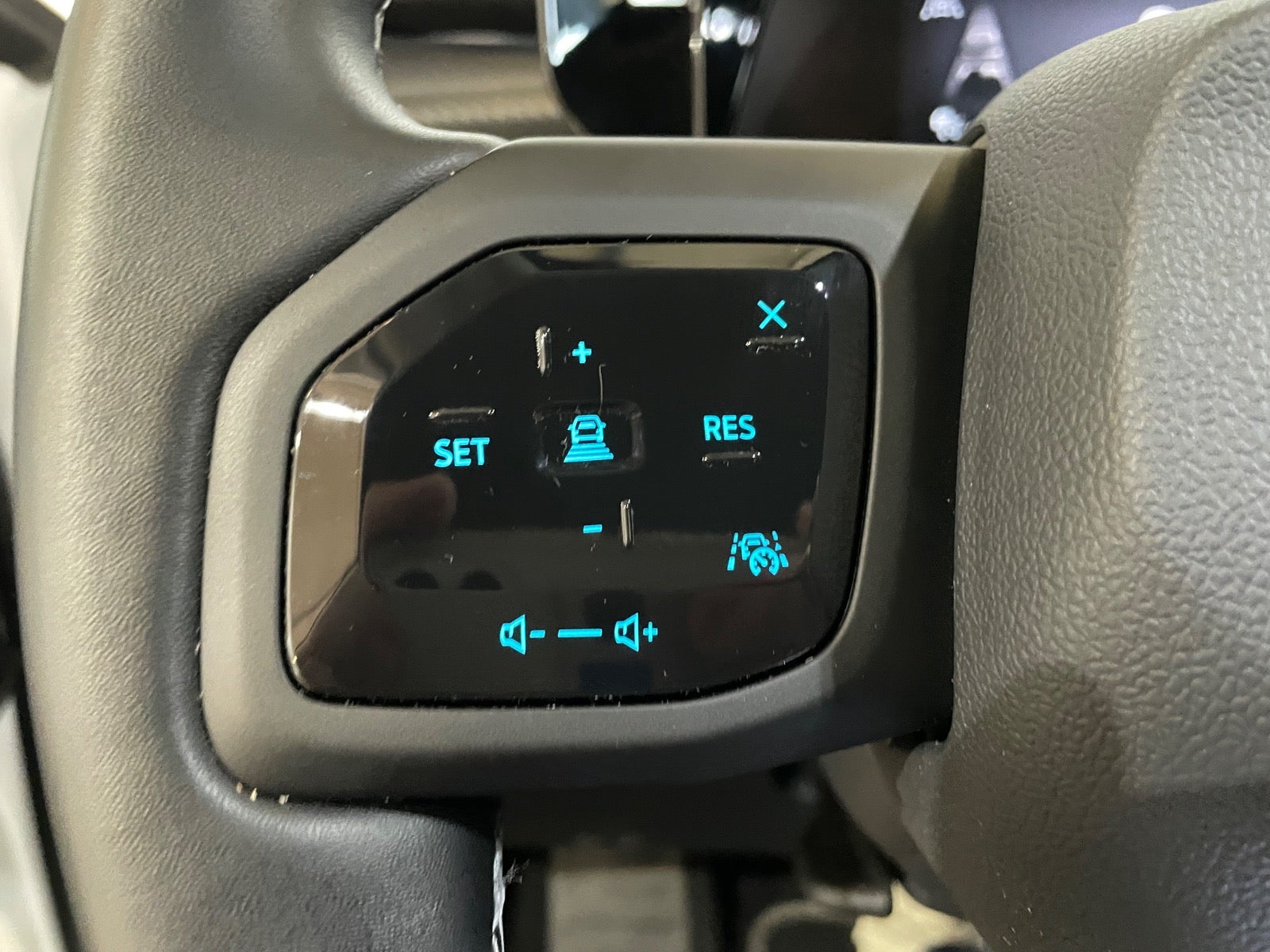 Ford Explorer Premium Extended Range