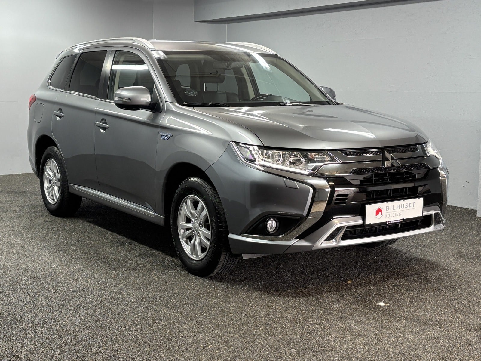 Billede af Mitsubishi Outlander 2,4 PHEV Inform CVT 4WD