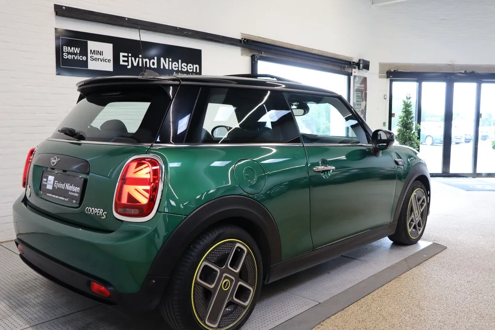 MINI Cooper SE Camden Edition