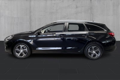 Hyundai i30 T-GDi Essential stc. Hyundai i30 T-GDi Essential stc. - 1