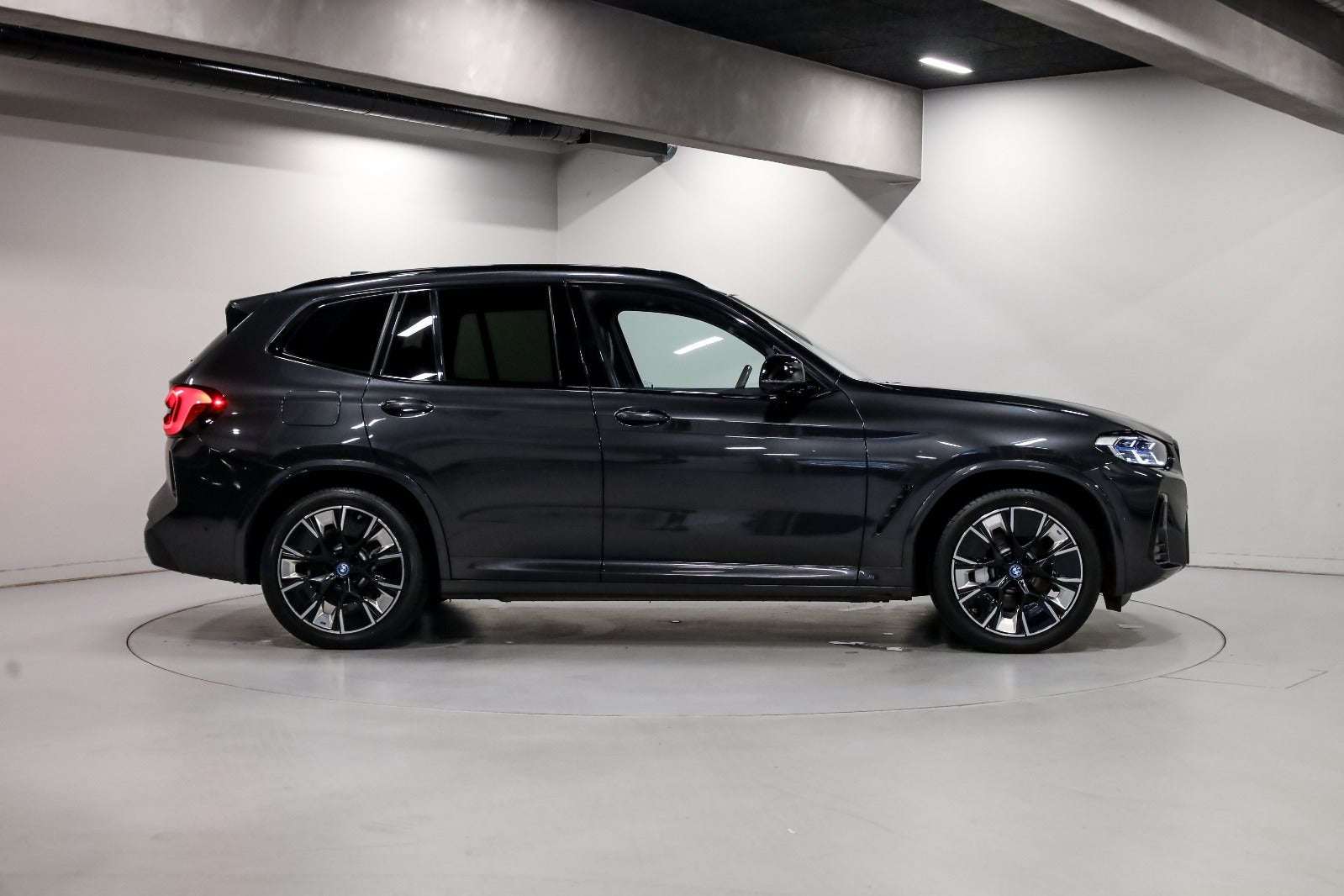 BMW iX3 Charged Plus M-Sport