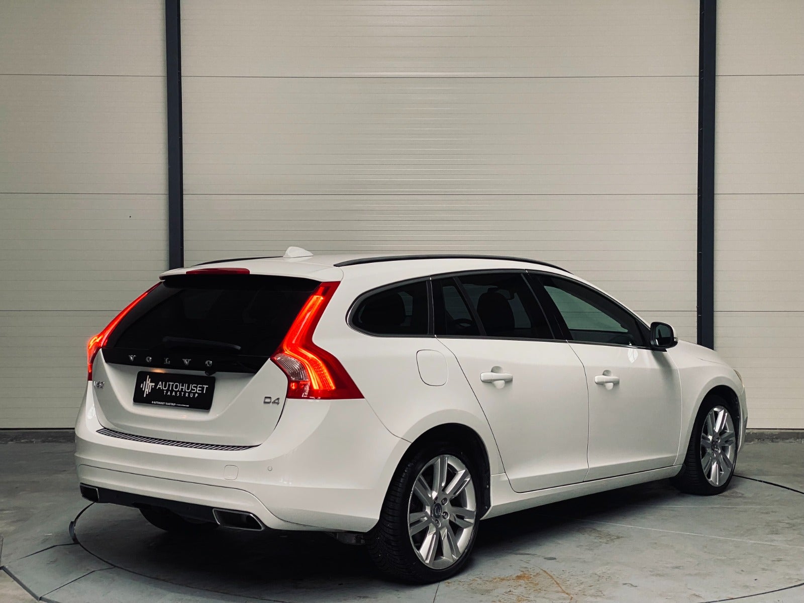 Billede af Volvo V60 2,0 D4 181 Momentum aut.