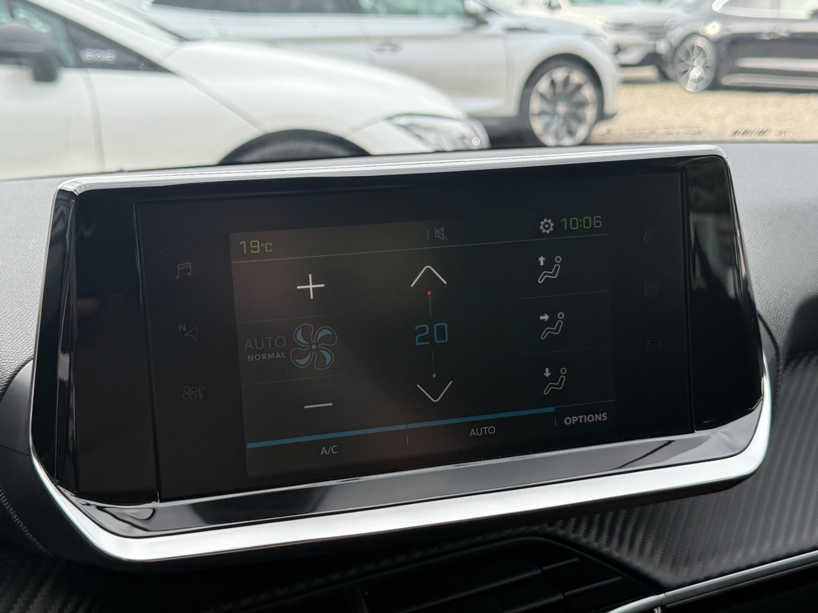 Peugeot e-208 Active