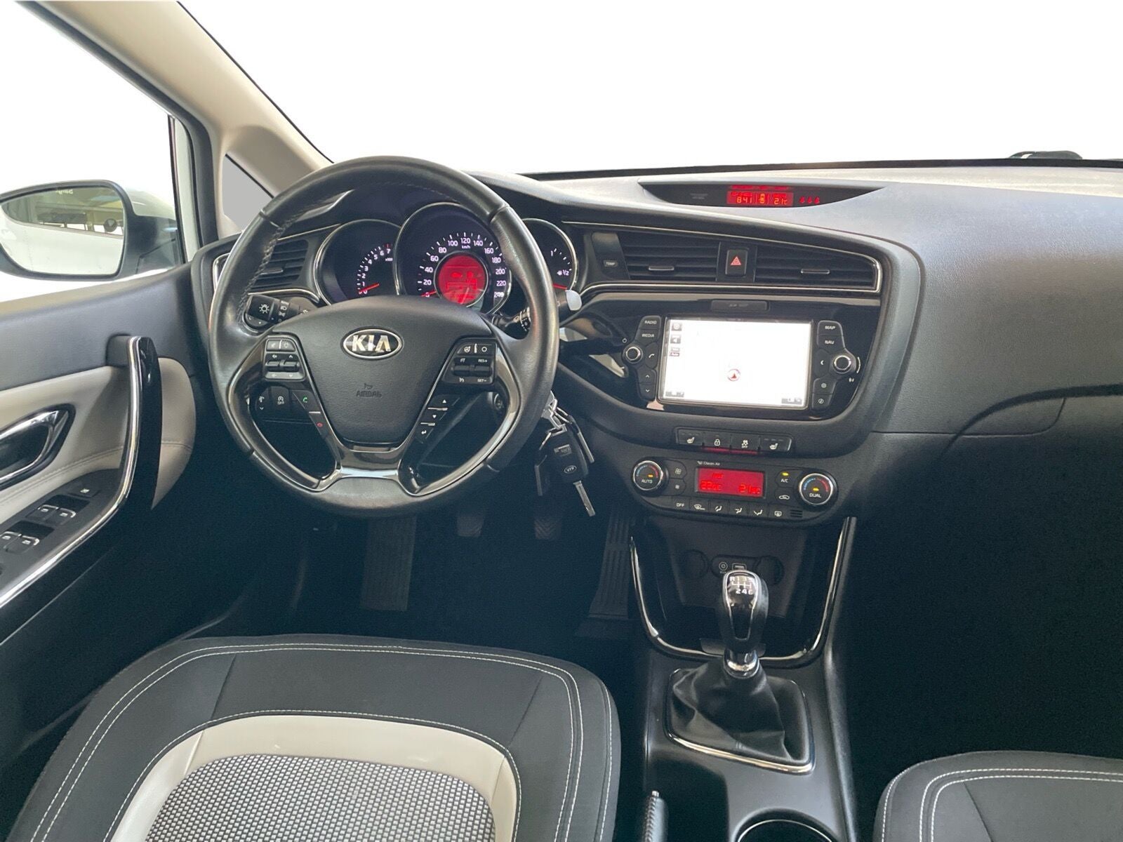 Kia Ceed CVVT Attraction