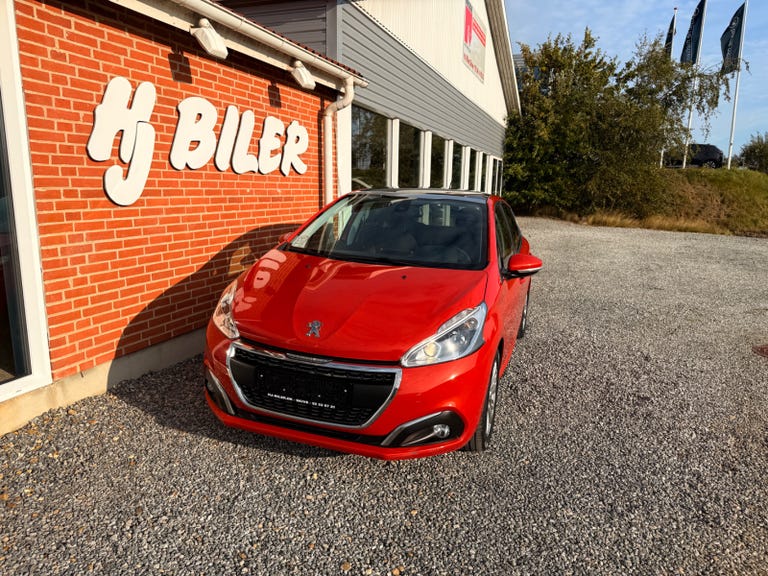 Peugeot 208 PureTech 82 Allure Sky