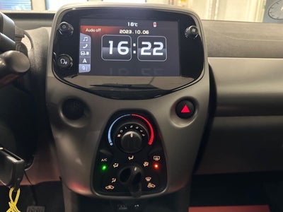 Toyota Aygo VVT-i x-plore x-shift