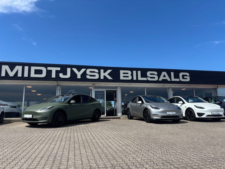 Tesla Model Y Long Range AWD