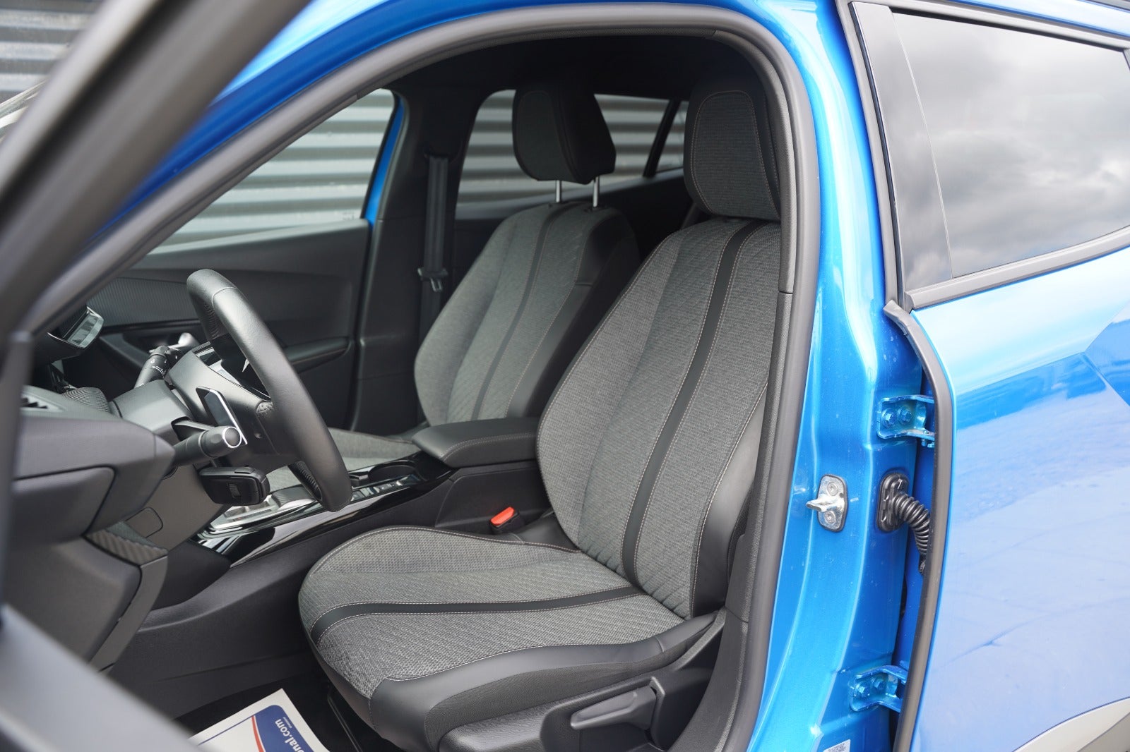 Billede af Peugeot 2008 1,2 PureTech 130 Allure EAT8