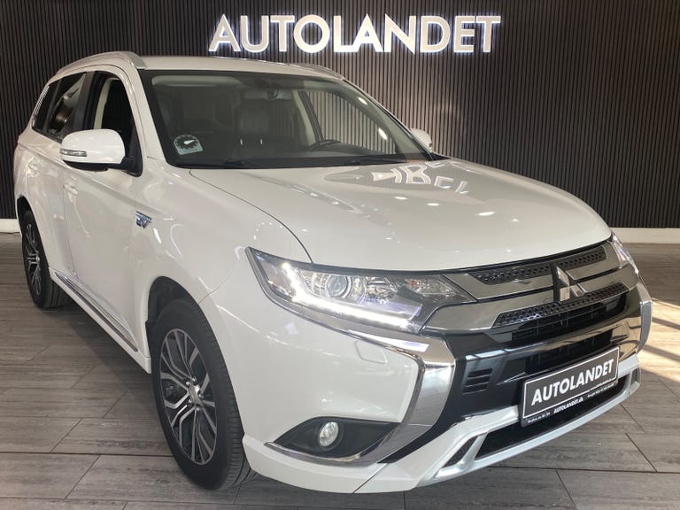 Mitsubishi Outlander PHEV Invite CVT 4WD