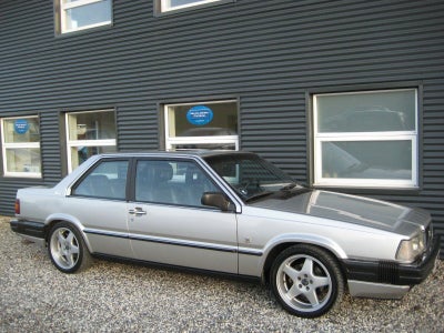 Volvo 780 2,8 Bertone aut. Benzin aut. Automatgear modelår 1988 km 433000 Sølvmetal klimaanlæg ABS c