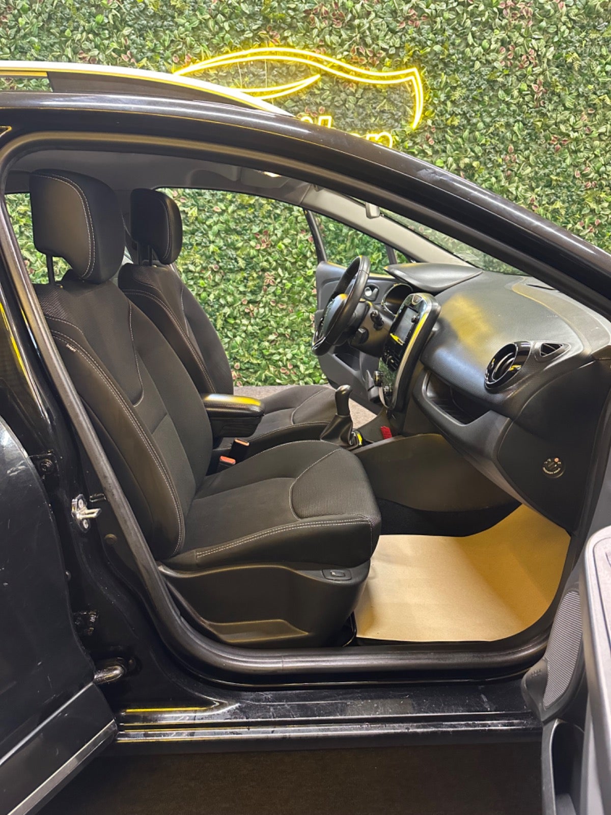 Billede af Renault Clio IV 0,9 TCe 90 Dynamique Sport Tourer