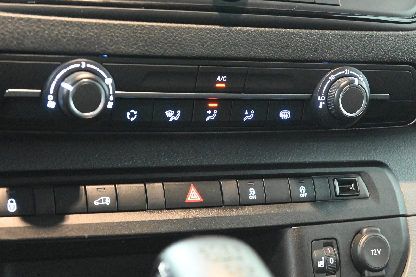 Peugeot Expert BlueHDi 115 L2 Plus Van