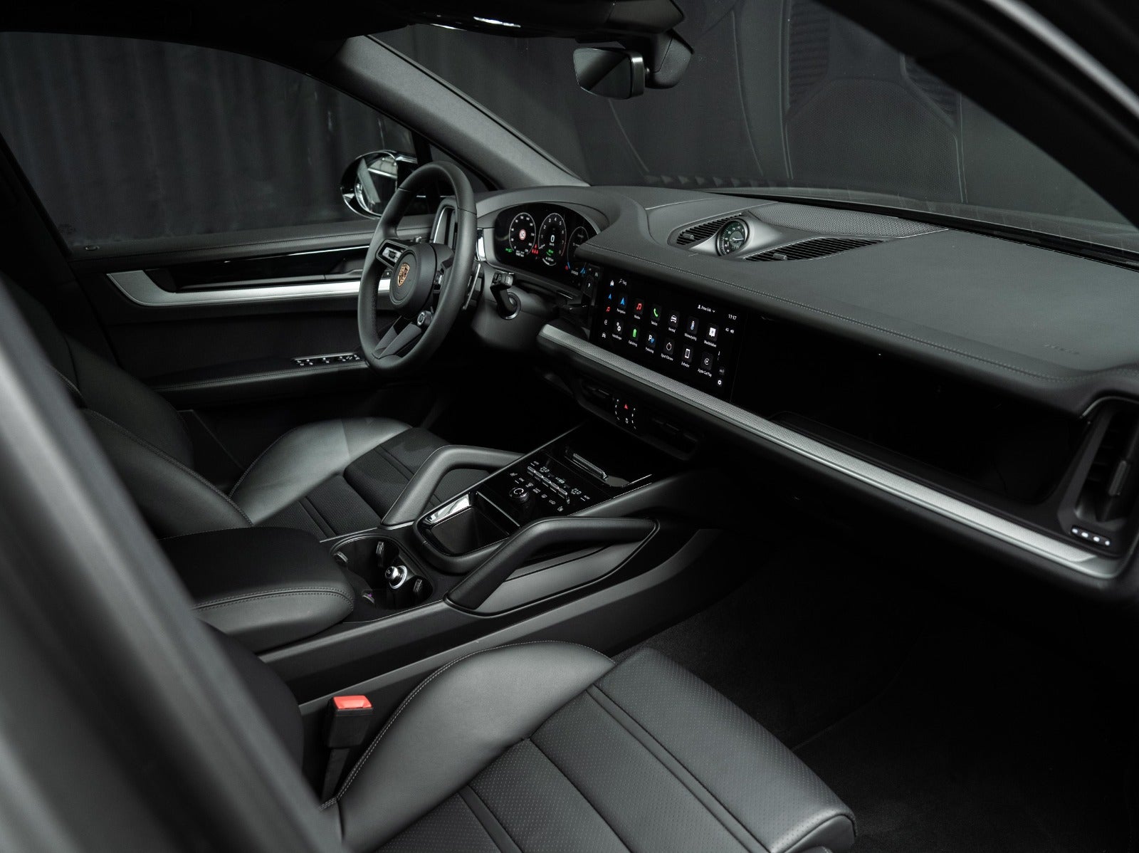 Gallery image 16 of 18