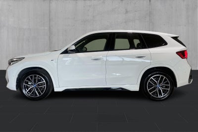 BMW iX1 eDrive20 M-Sport - 1