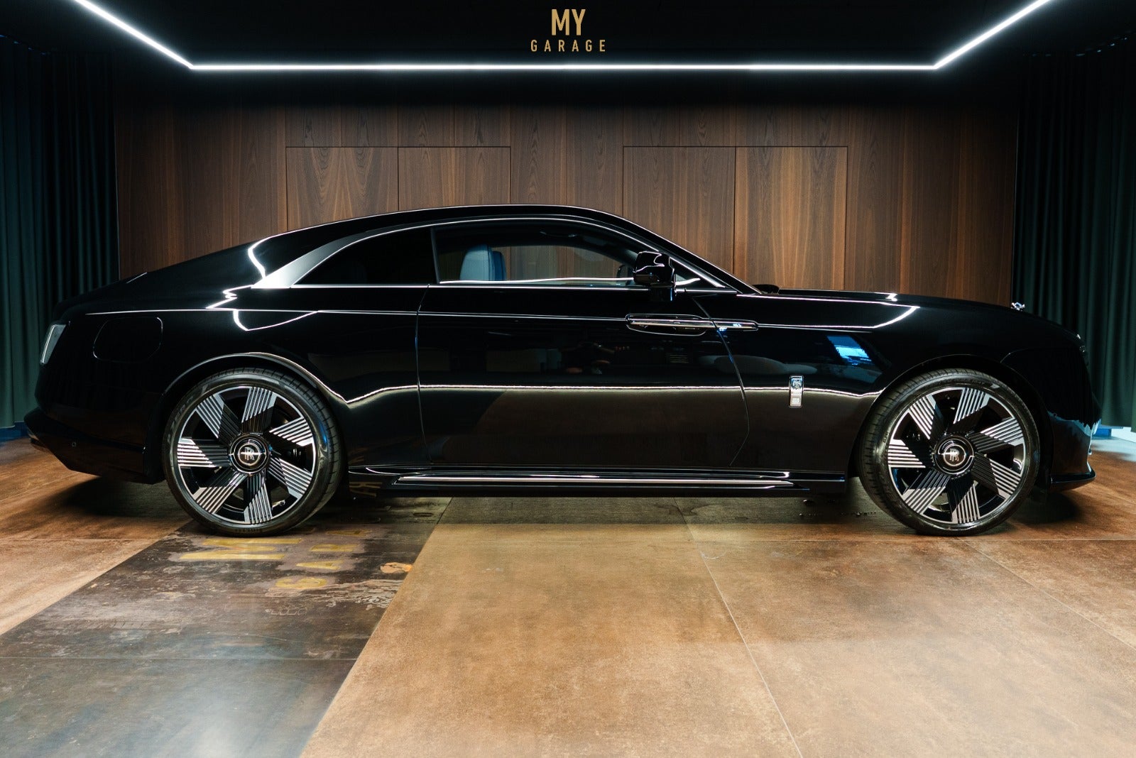 Rolls-Royce Spectre - 