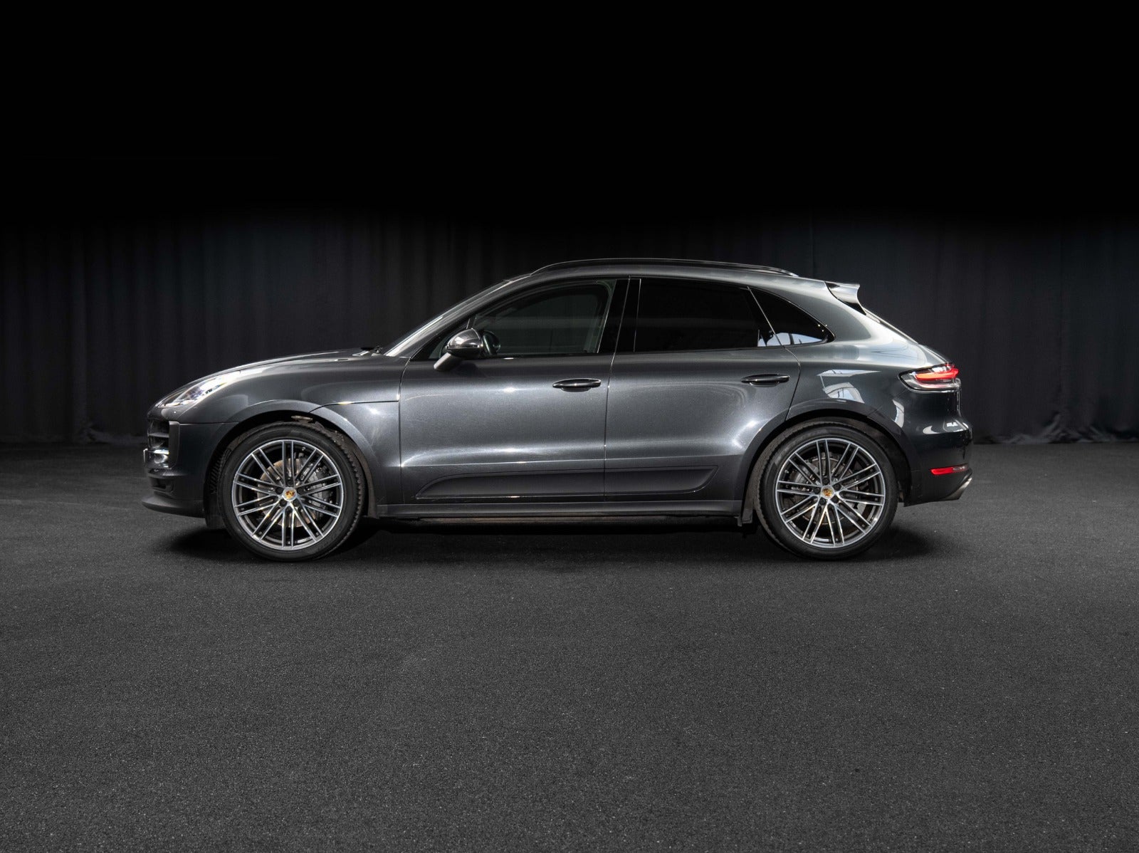 Gallery image 3 of 17