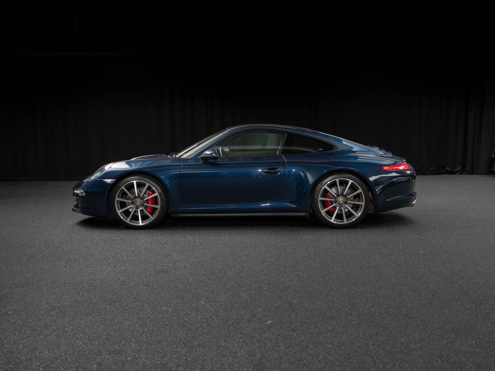 Gallery image 3 of 18