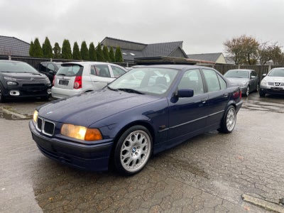 BMW 318i 1,8  4d
