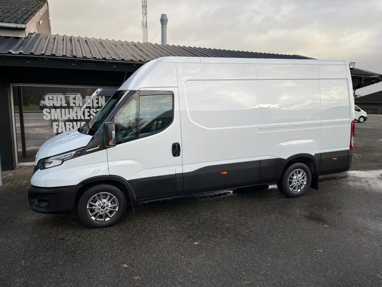Iveco Daily 35S18 12m³ Van AG8