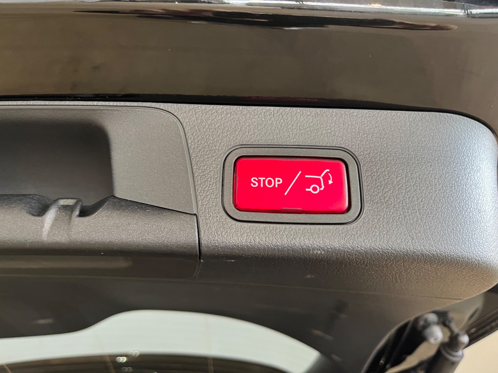 Mercedes EQB250 Electric Art
