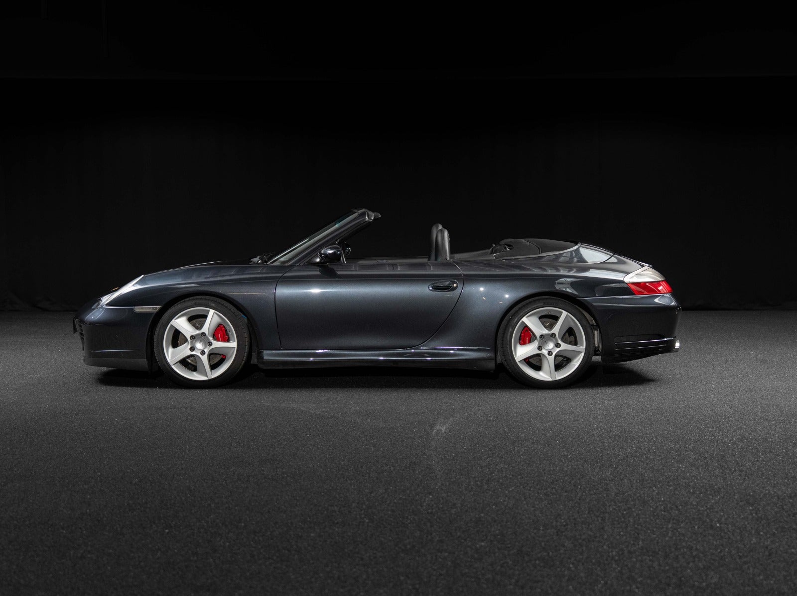 Gallery image 3 of 18