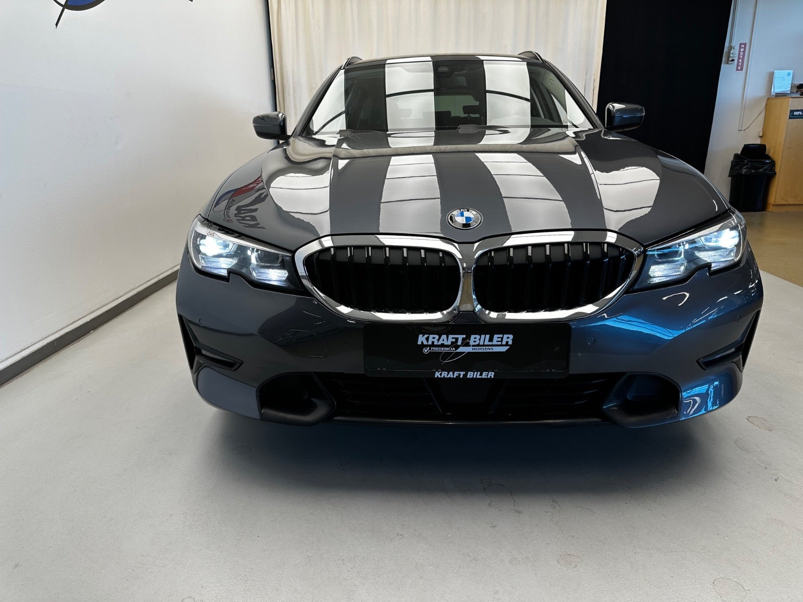 Billede af BMW 320d 2,0 Touring Sport Line aut.
