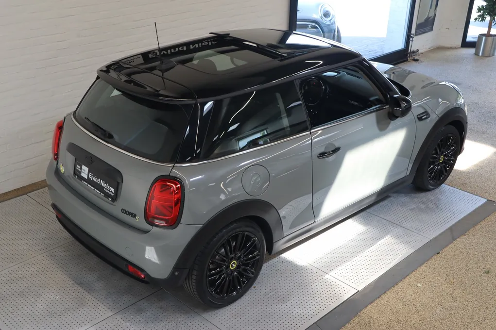 MINI Cooper SE Camden Edition