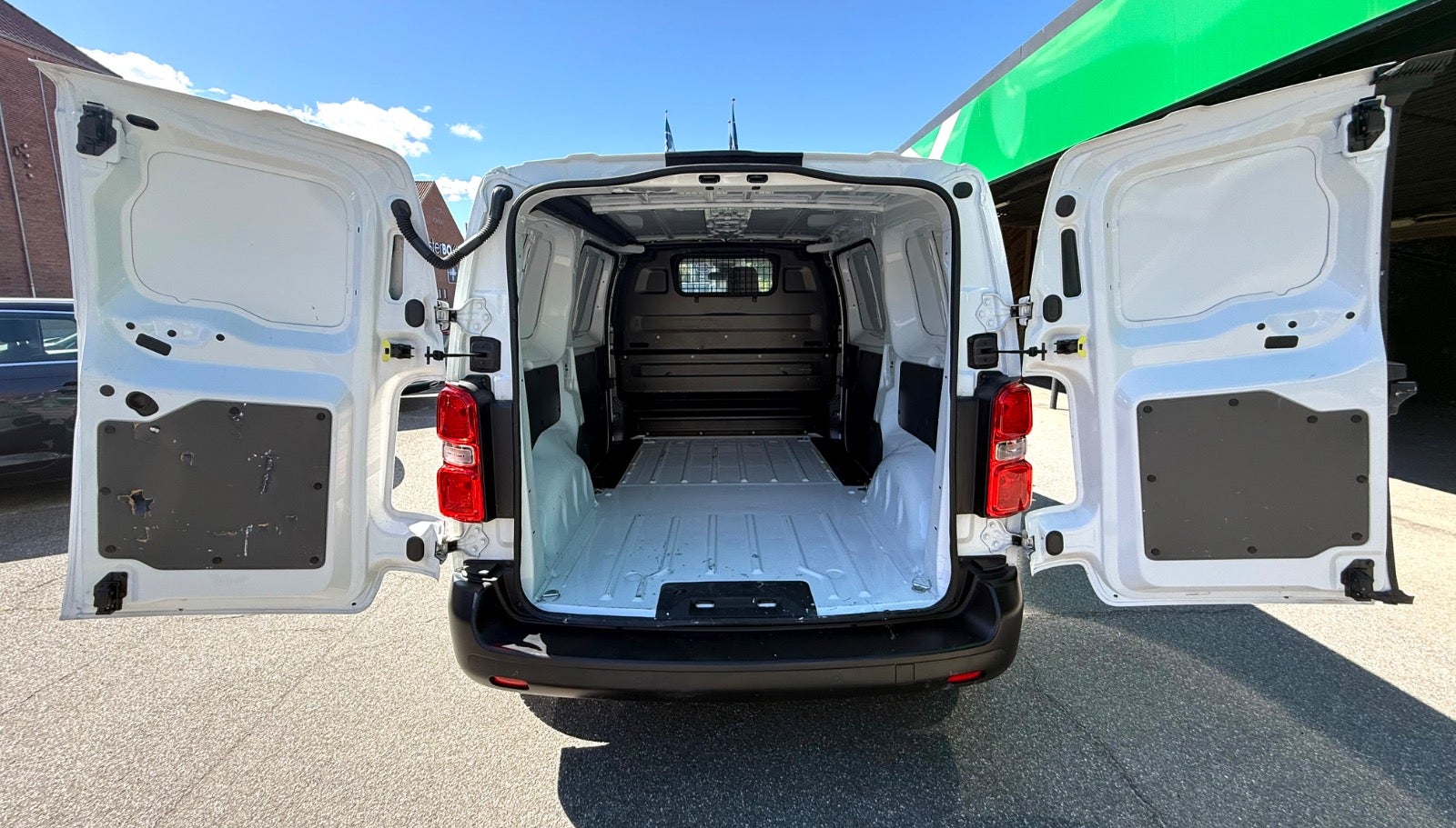 Billede af Citroën Jumpy 1,5 BlueHDi 120 L2 MasterLine