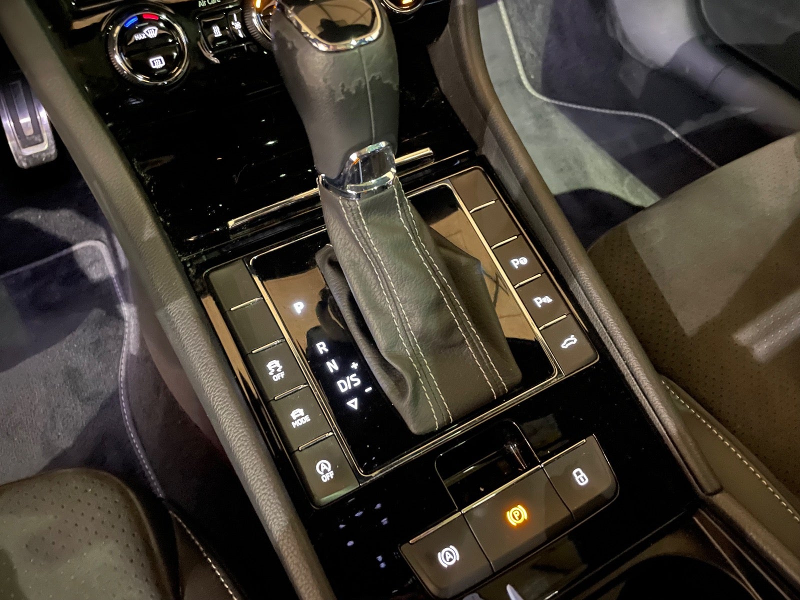 Skoda Superb TDi 190 Sportline Combi DSG