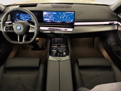 BMW i5 eDrive40 Touring Fully Charged M-Sport