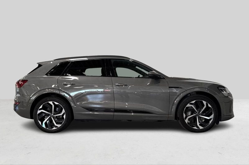 Audi Q8 e-tron 55 S-line quattro