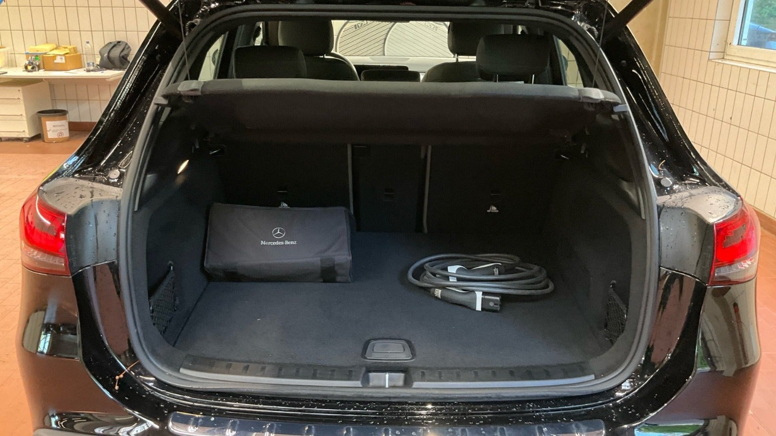 Mercedes EQA250 Electric Art