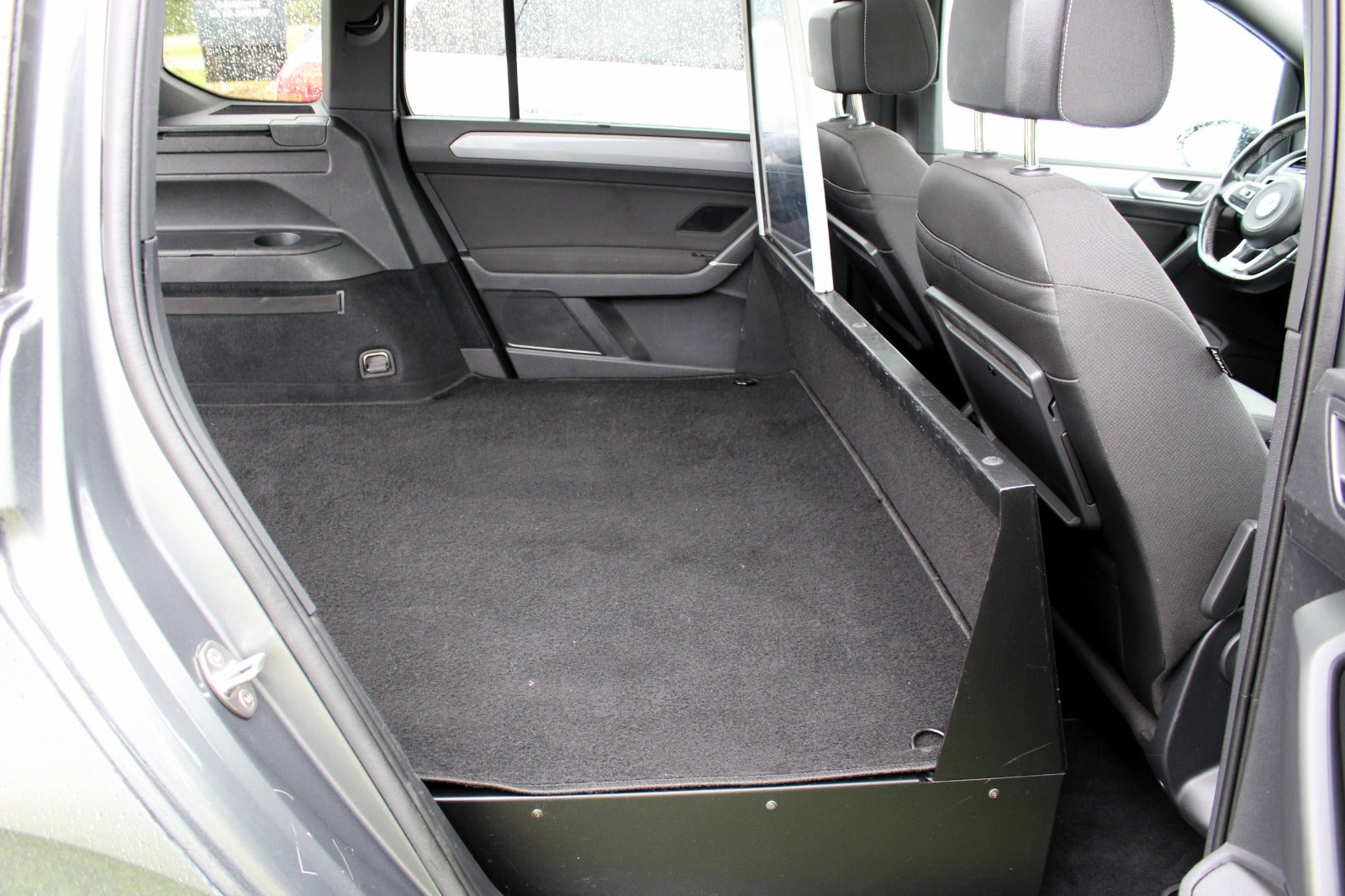 VW Touran TDi 190 R-line DSG Van