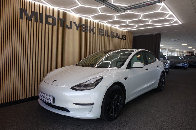Tesla Model 3 Long Range AWD