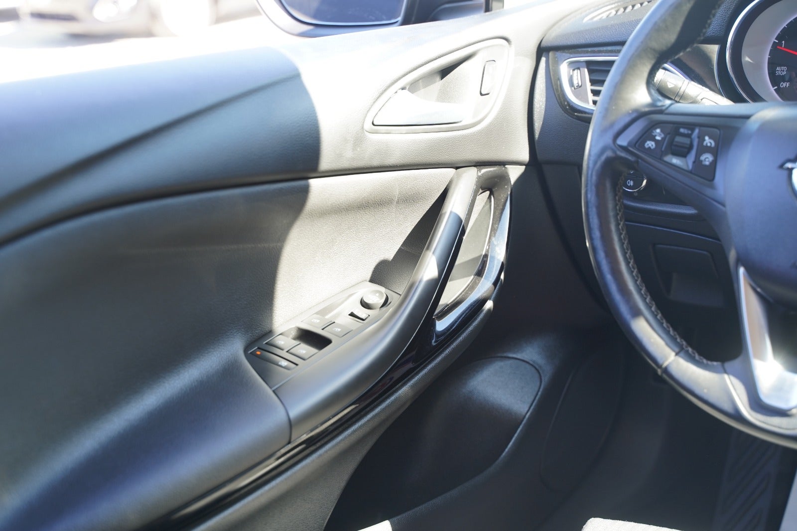 Billede af Opel Astra 1,5 D 105 Elegance Sports Tourer