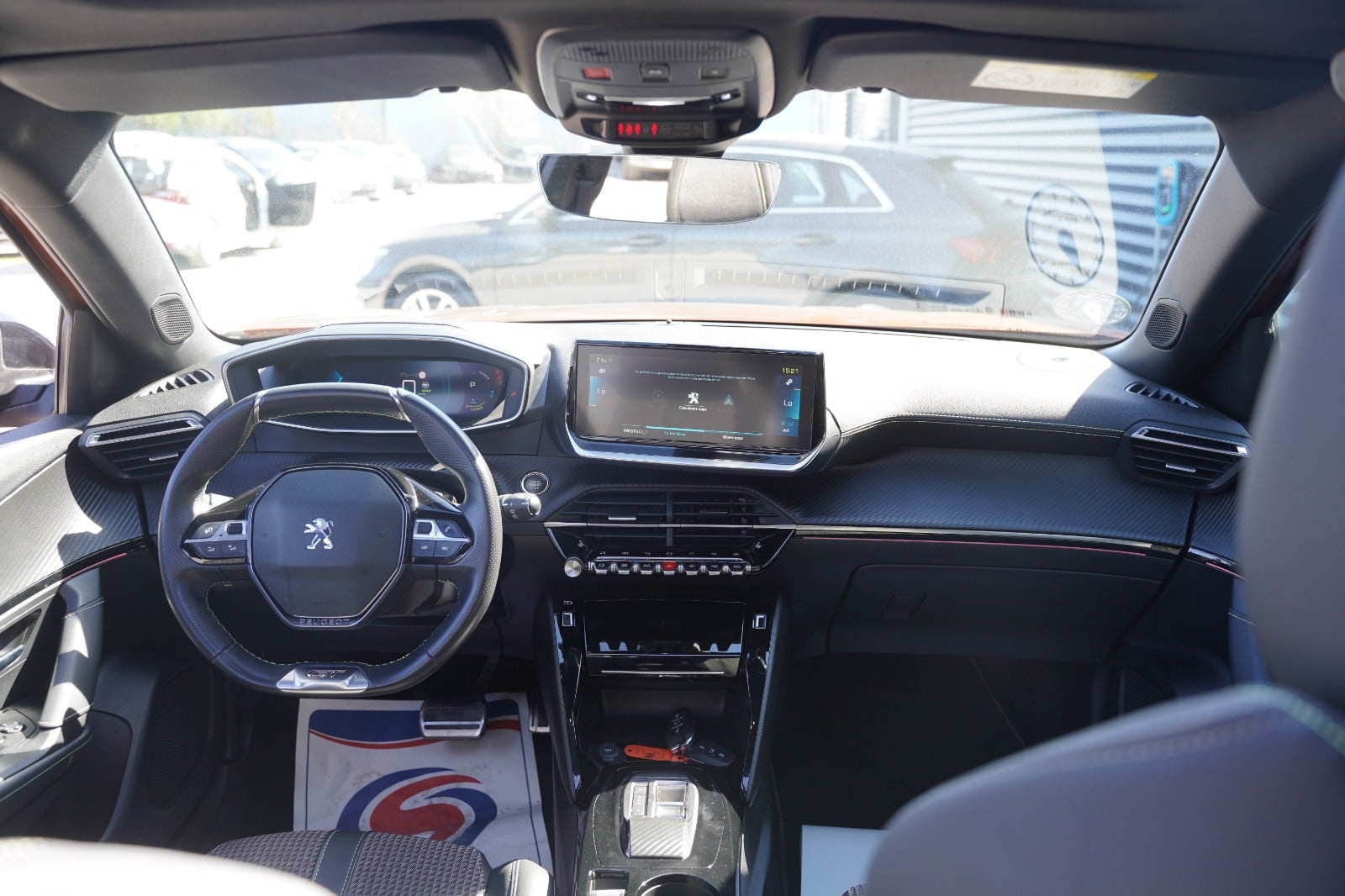 Billede af Peugeot e-2008 50 GT Sky
