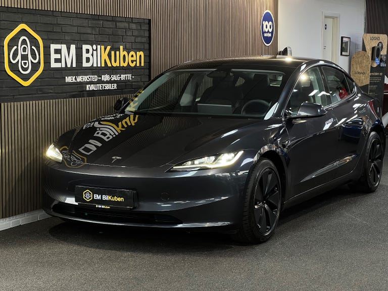 Tesla Model 3 Long Range AWD
